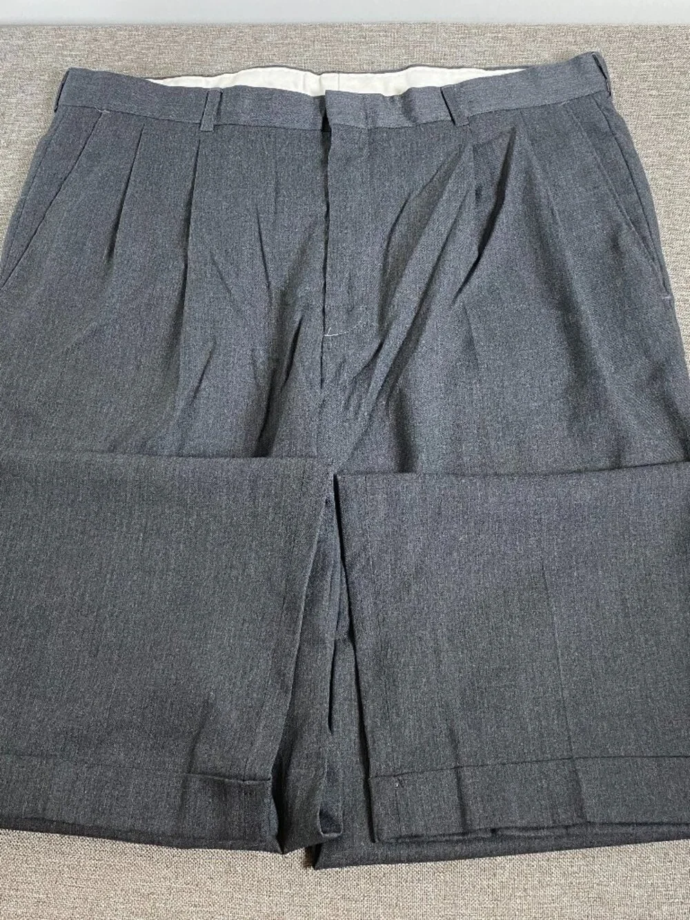 Haggar Pleated Dress Pants Men's 34 x 30 High Rise Gray Office Career
